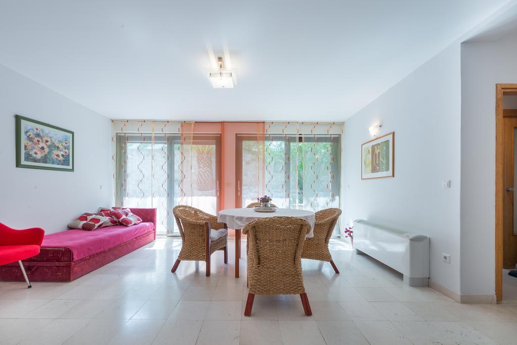Apartment Dora 챠브타트 외부 사진