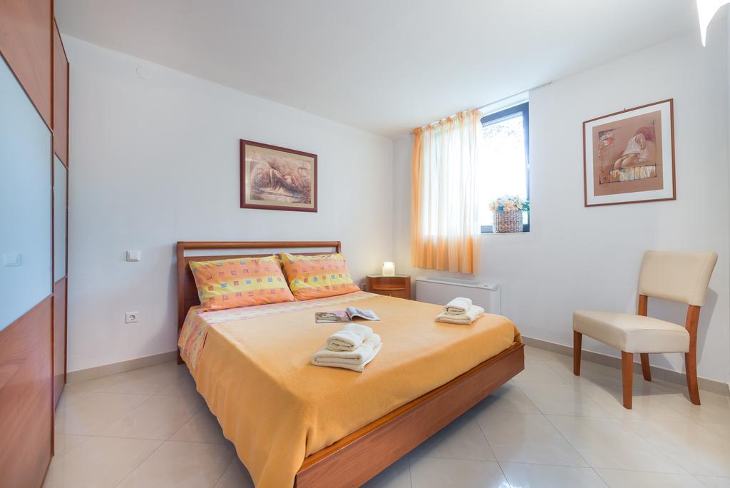 Apartment Dora 챠브타트 외부 사진