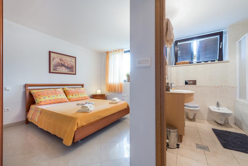 Apartment Dora 챠브타트 외부 사진